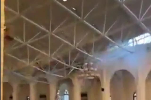 Video  A Mosque roof collapses due to Heavy rain in Saudi Arabia - Saudi-Expatriates.com