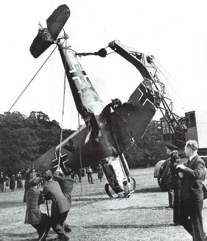 27 October 1940 worldwartwo.filminspector.com Bf 109 Windsor Great Park
