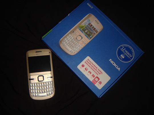 Nokia C3 Golden White.