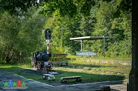 Lokalna Kolej Drezynowa w Regulicach to nietuzinkowa atrakcja dla całej rodziny, gwarancja niezapomnianych chwil i wrażeń bez względu na wiek!