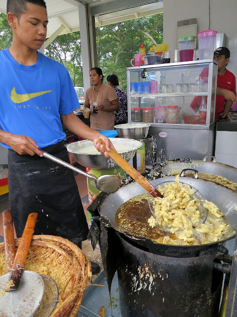 Pisang-Goreng-Stulang-Walk-Johor-Bahru-Malaysia