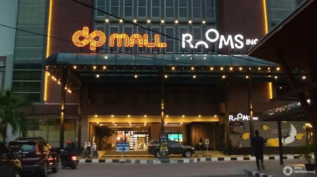 Akses ke Rooms Inc Hotel berada didepan lobby utama DP Mall Semarang
