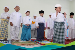 Bukan Menakuti Siksa Neraka, Tapi Begini Mengajarkan Anak agar Kecanduan Shalat