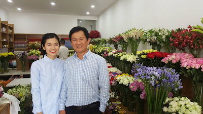 Chụp ảnh cùng diễn viên Oanh Kiều một mẫu hoa từ những ngày đầu mở shop hoa
