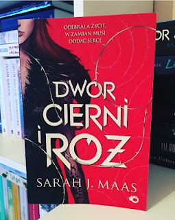 #40 'Dwór cierni i róż' Sarah J. Maas