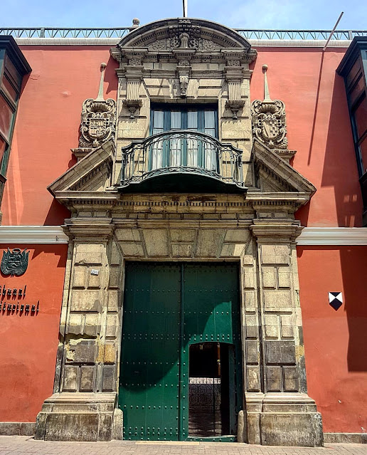 La casa de Pilatos - detalle del pórtico de entrada