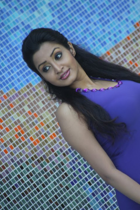 kaushalya madhavi exposure actress pics