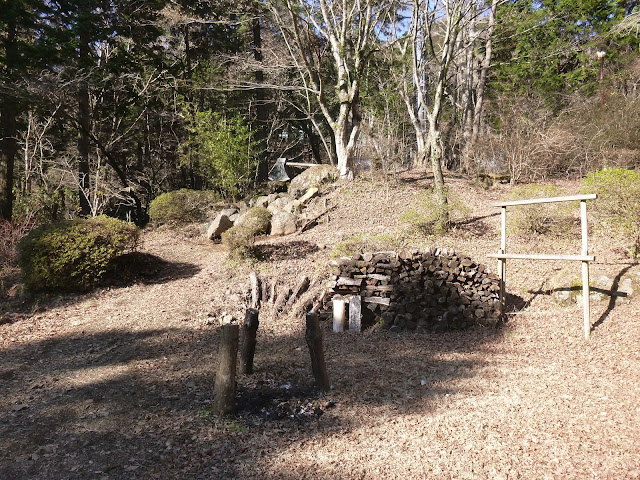 金時神社　薪割り　公時