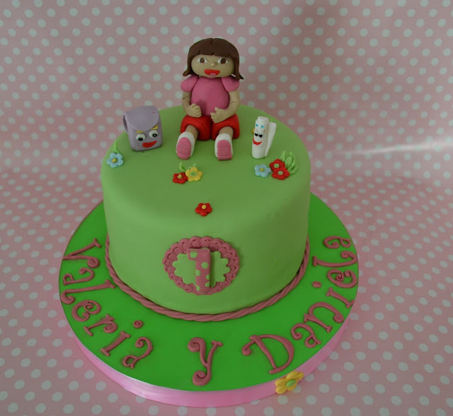 Tarta Modelado Dora la exploradora, fondant, pasta de goma, sugar dreams gandia