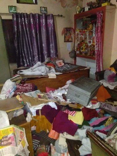 मिस्सरवाला में मकान में चोरी के बाद अस्त-व्यस्त पड़ा सामान। - फोटो : RISHIKESH