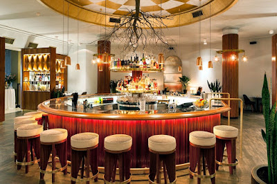 Foto barra de bar de hotel