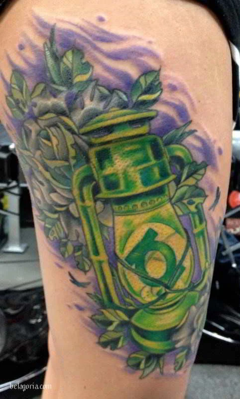 tatuaje de farol antiguo