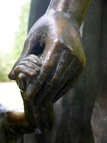 Skulptur, Hand In Hand, Kinderhand