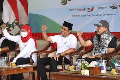 Bersama Gubernur Jatim, Bupati Sidoarjo Berangkatkan East Java VW dan Vespa Festival