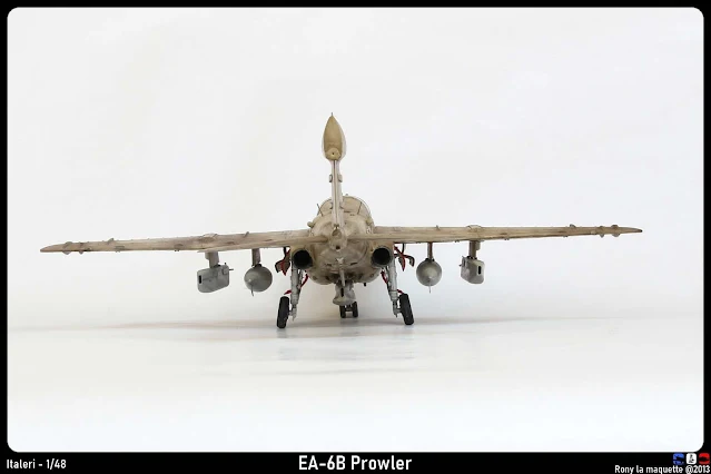 Maquette du EA-6B Prowler d'Italeri au 1/48.