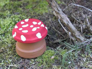 DIY Garden Toadstool 