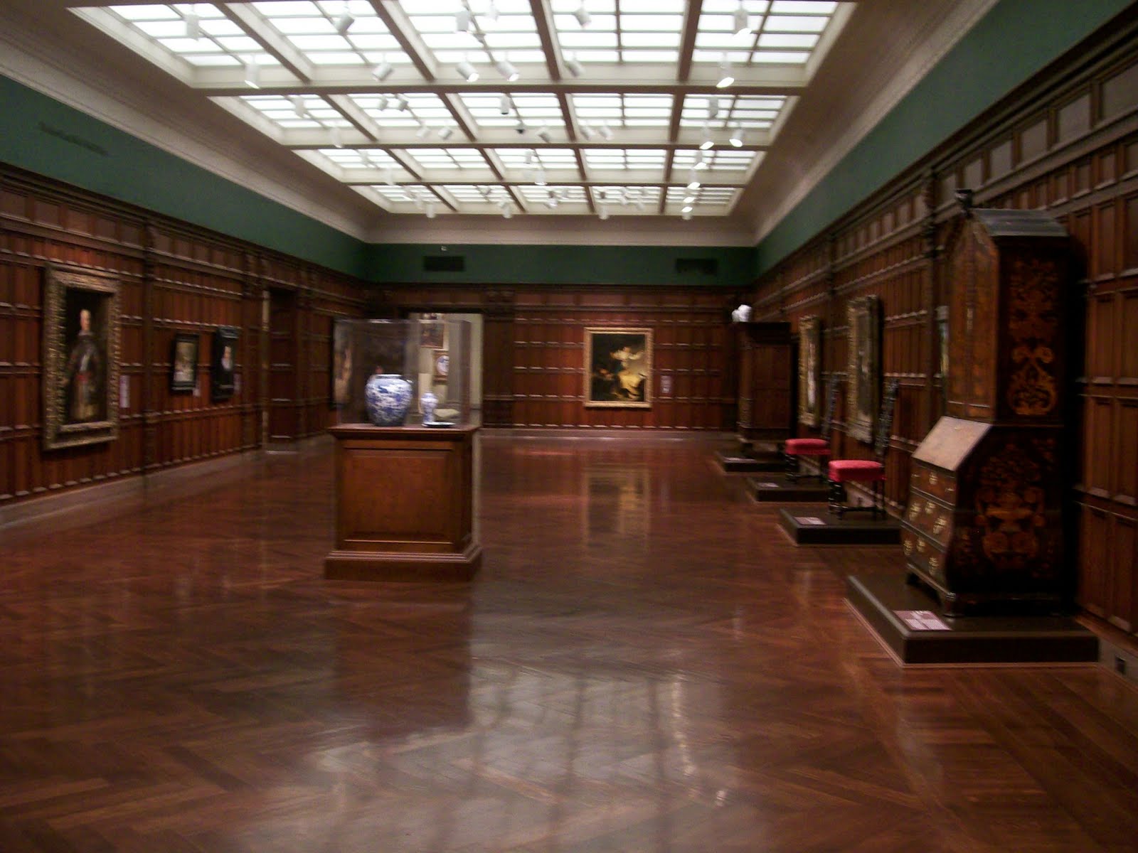 There are many interesting rooms placed throughout the museum. It's  title=