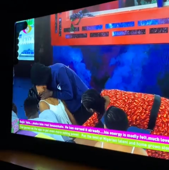BBNAJIA S7: Eloswag And Chomzy Finally Shares Their first kiss, Rock D!rty🥵🥵 At The Pool Party As Phyna Peeps[Videos]