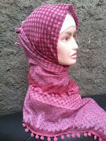 Jilbab Polkadot