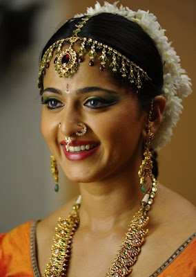 anushka still