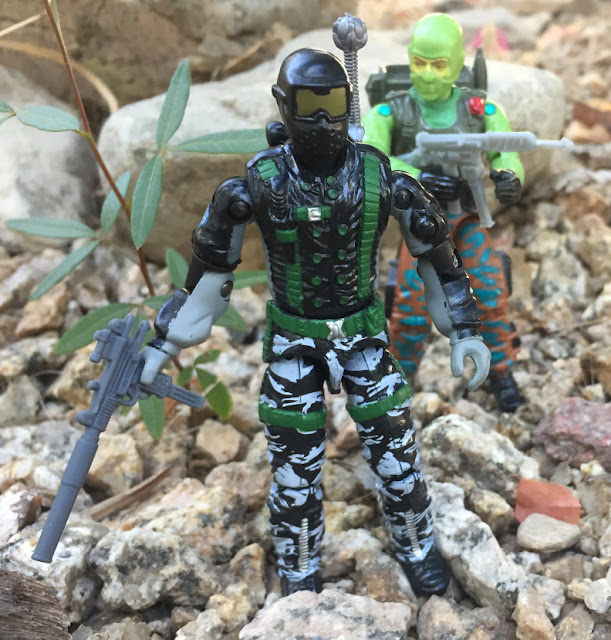 2005 Winter Operations Snake Eyes, Funskool Beach Head, Toys R Us Exclusive