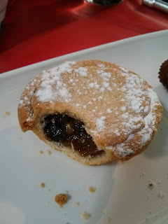 Mince Pie with Icing Sugar