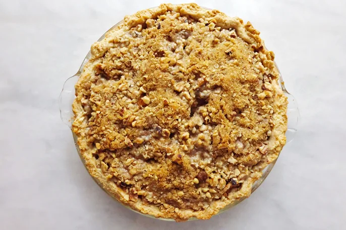 baked apple walnut crumble pie