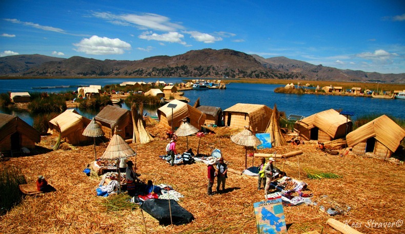 uros-floating-island-11
