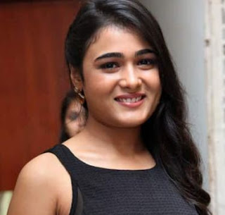 Shalini Pandey Family Husband Parents children's Marriage Photos