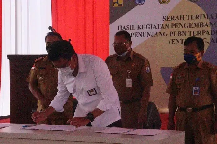 Acara Serah Terima Pengelolaan Hasil Kegiatan dan Prasarana Penunjang PLBN Terpadu di Kalimantan Barat