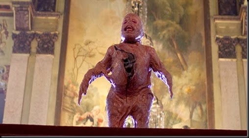 stills_lords_of_salem_2