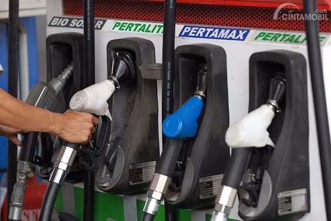 Apa Benar Pertamina Melarang Pengisian BBM Untuk Motor 2 Tak ? Berikut Ini Faktanya !