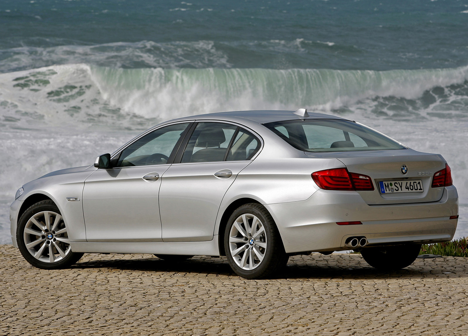 silver bmw 5 series bmw 530d bmw 530d rear view