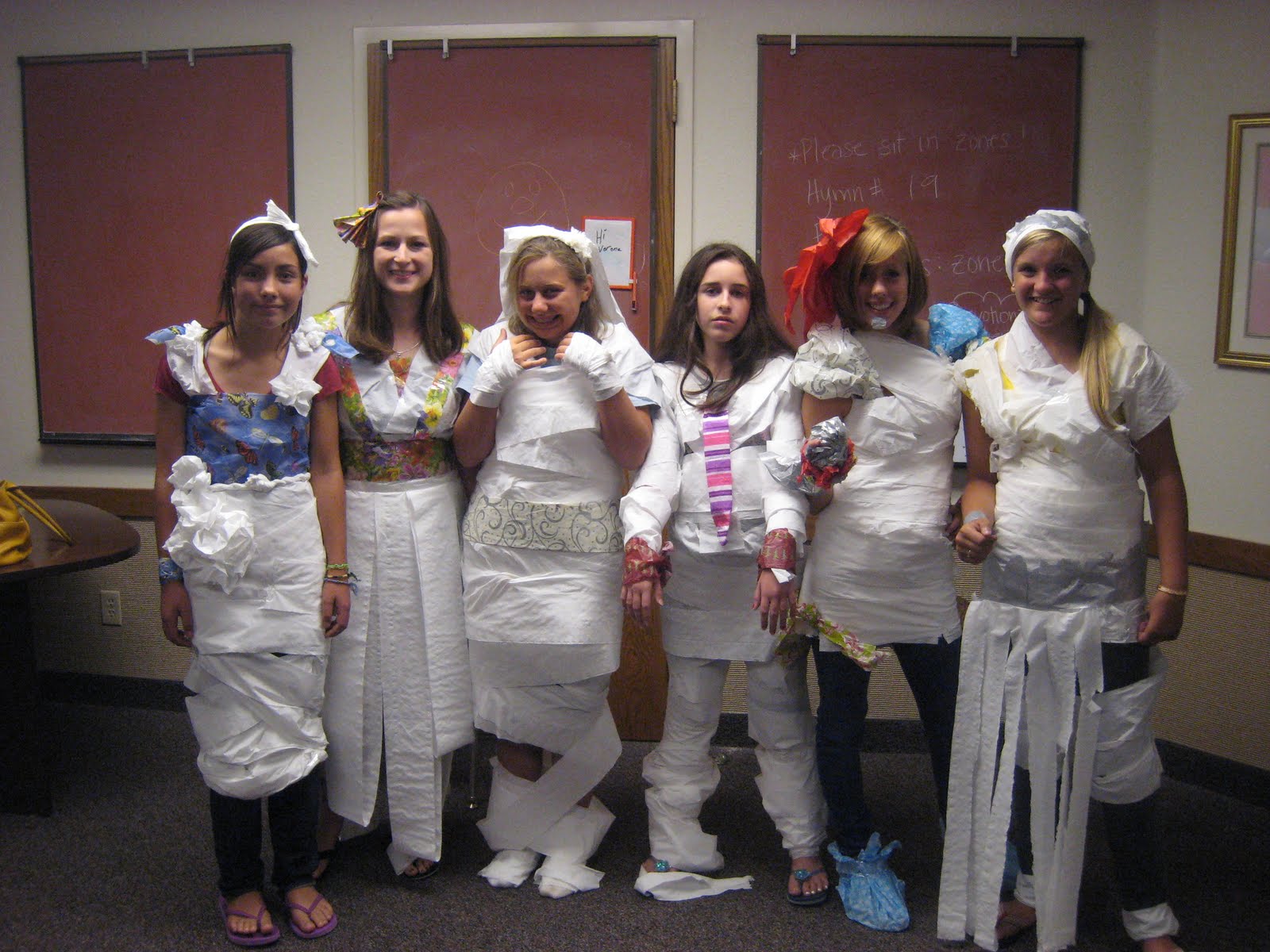 Luke & Carson's Mom: Toilet Paper Fashion Show