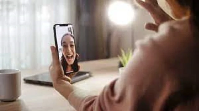 Cara Agar Video Call WA Tidak Mirror di iPhone