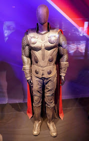 Chris Hemsworth Avengers Infinity War Thor costume