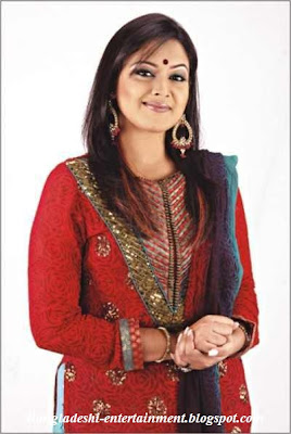 Bangladeshi Model  Singer Somnur Monir Konal Latest Picture