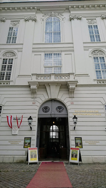 06-%25C3%2596sterreichische-Nationalbibliothek-entrance-vienna-2-day-itinerary
