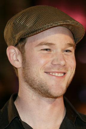 Aaron Ashmore Profile Pics Dp Images