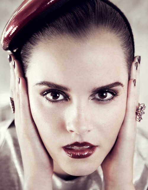 emma watson 2011 vogue cover. Emma Watson#39;s Vibrant July