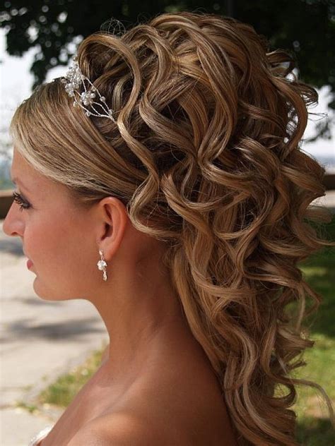 Amazing Prom Hairstyles for Long Hair