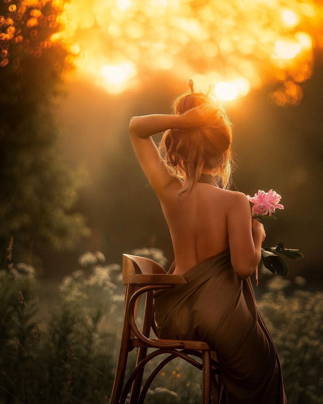 22 Beautiful Female Sunrise and Sunset Portraits by DiParshina