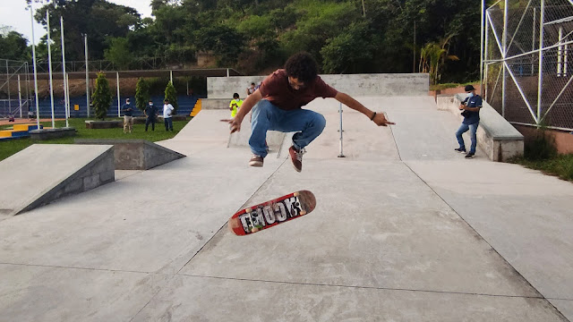Skateboarding en Ciudad Arce