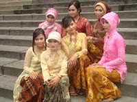 Kebaya Wisuda Cantik