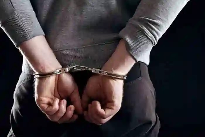 2 arrested for cheating case, Kochi, News, Police, Arrested, Cheating,Complaint, Woman, Kerala