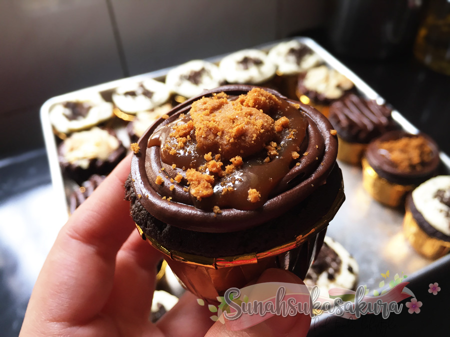 Mudahnya Buat Cupcake Sedap Dengan Decadent Chocolate Cake Mix Passionfood