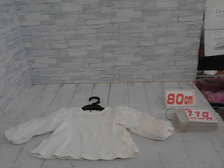 中古品　子供服　８０㎝　ホワイト　長袖チュニック　１１０円
