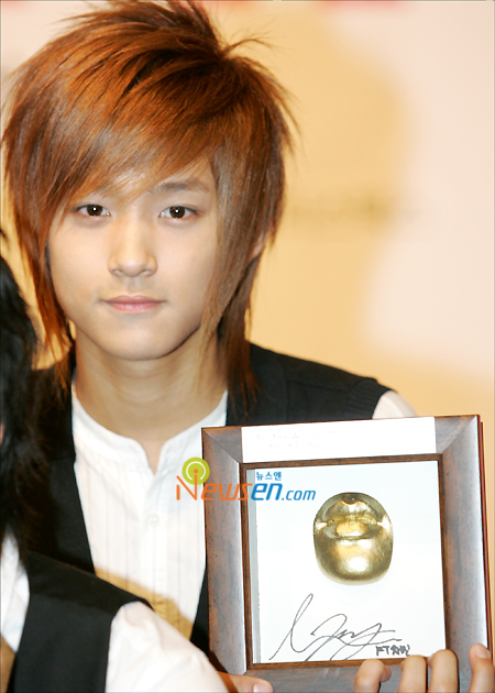 korean male hairstyles. hairstyles 2011 men asian.