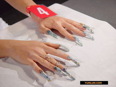 Modern Nail Art Design01