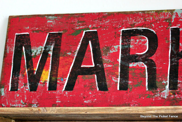 Make a vintage inspired sign with this chippy paint technique